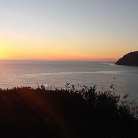 Un Gioiello Con Vista Mare Moneglia Exterior foto