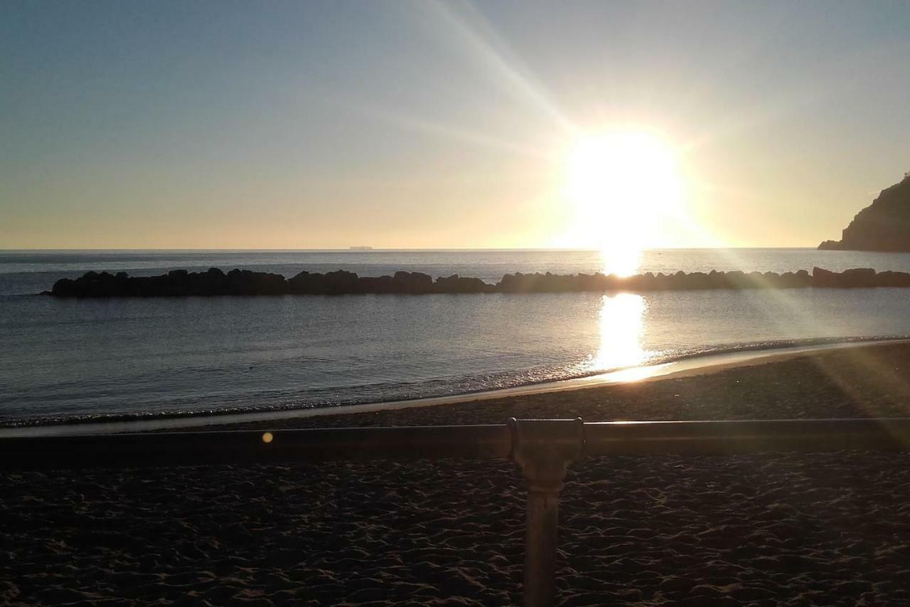 Un Gioiello Con Vista Mare Moneglia Exterior foto