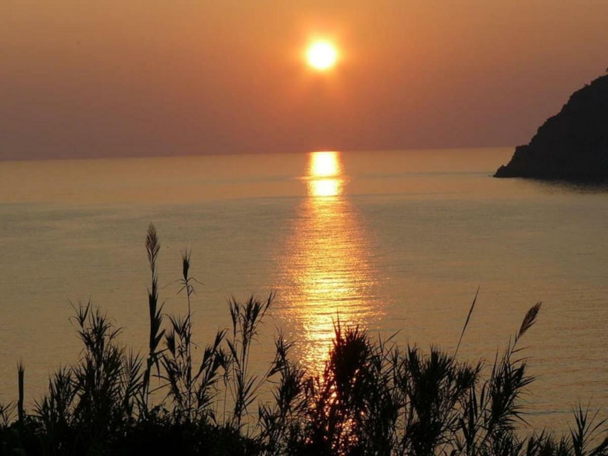 Un Gioiello Con Vista Mare Moneglia Exterior foto